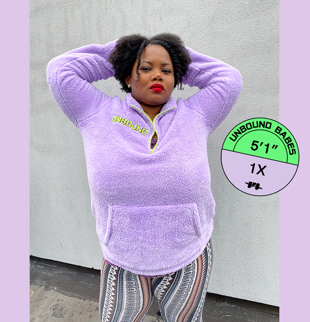 Violet Unbound fleece with green logo in 1X on 5'1